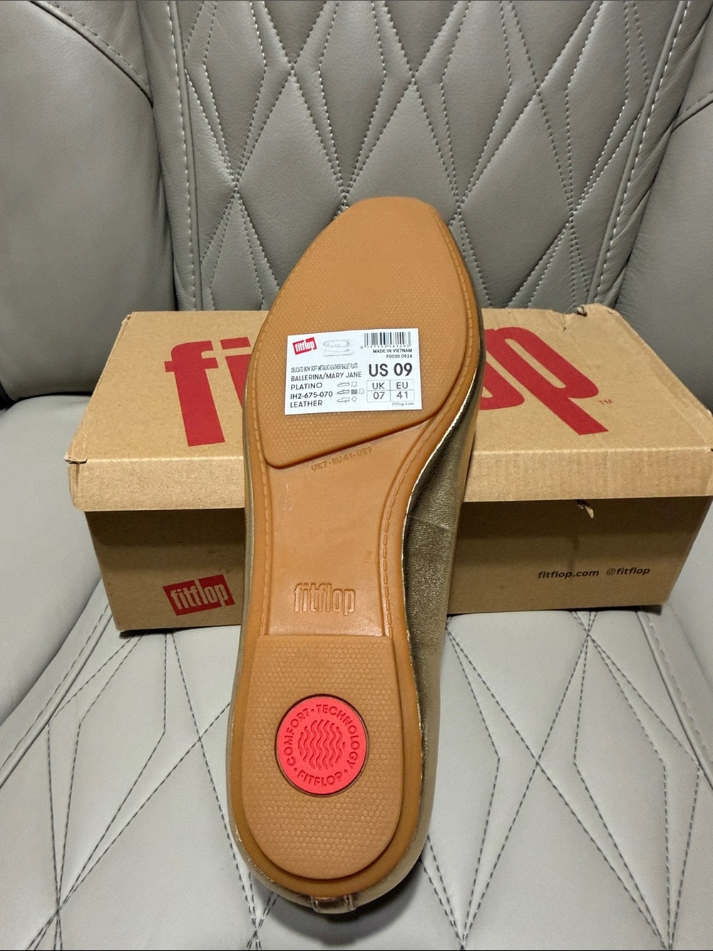 Fitflop y DELICATO BOW Gold Metallic Ballet Flats with Bow Trim - Picture 8 of 13
